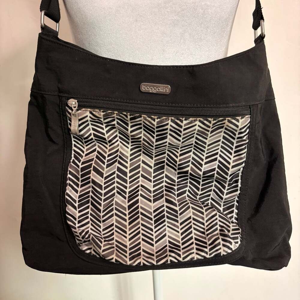 Baggallini Black Anywhere Medium Hobo Crossbody Nylon Bag Chevron Pattern Travel